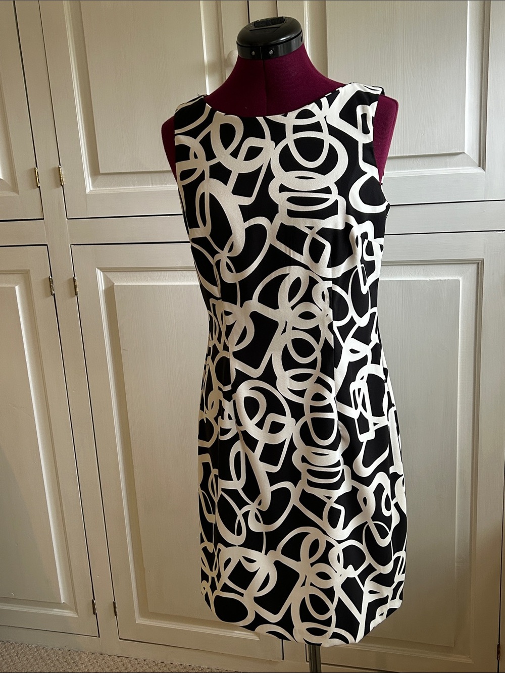 Black and white sheath dress